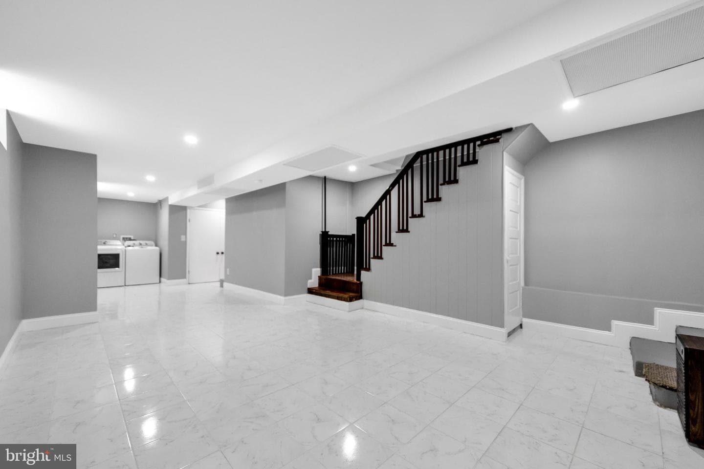 2448 Mansfield Avenue photo 25