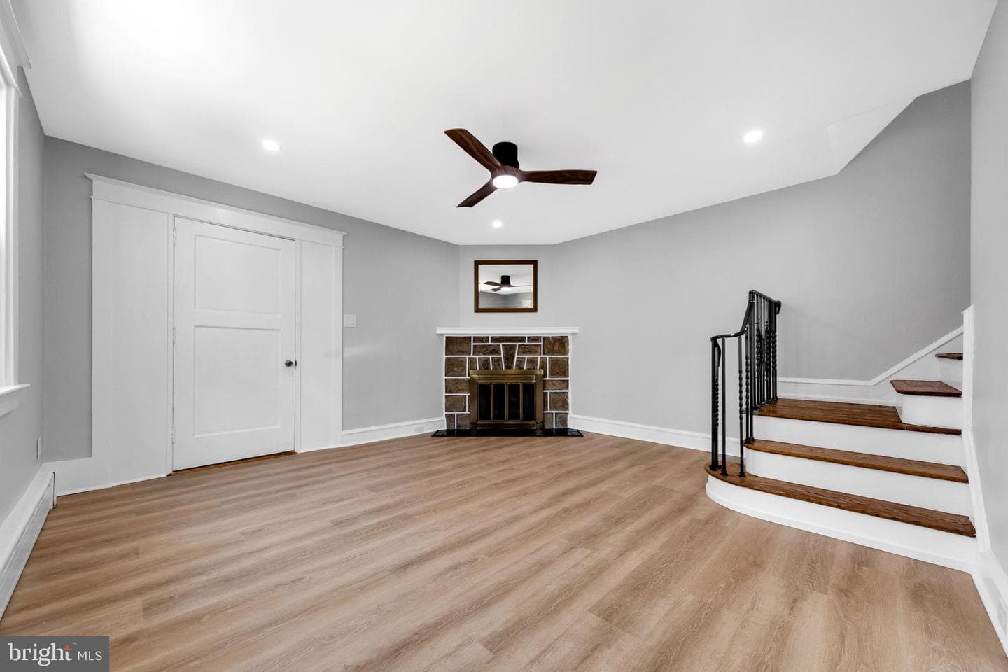 2448 Mansfield Avenue photo 6