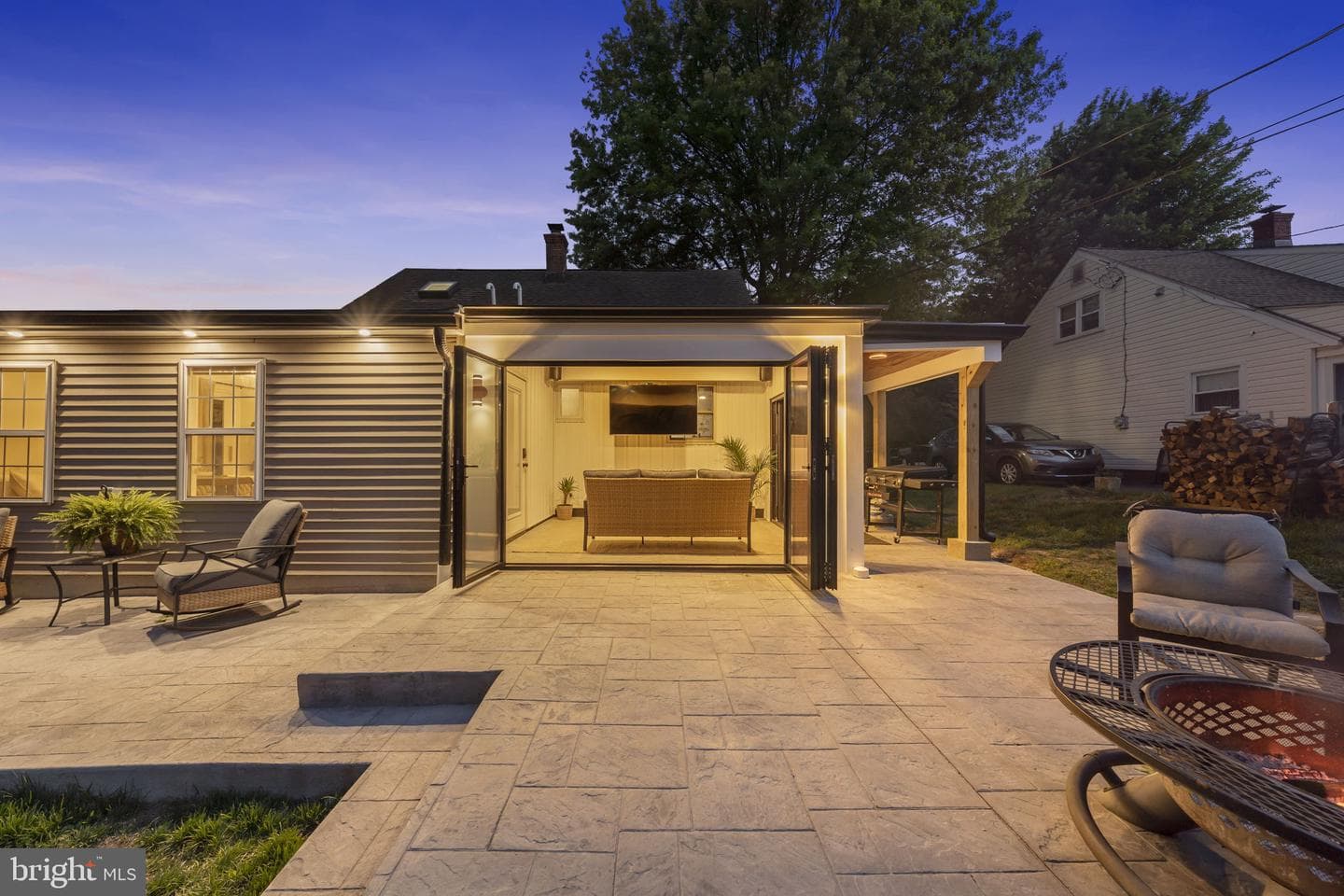 122 Roberts Road photo 2