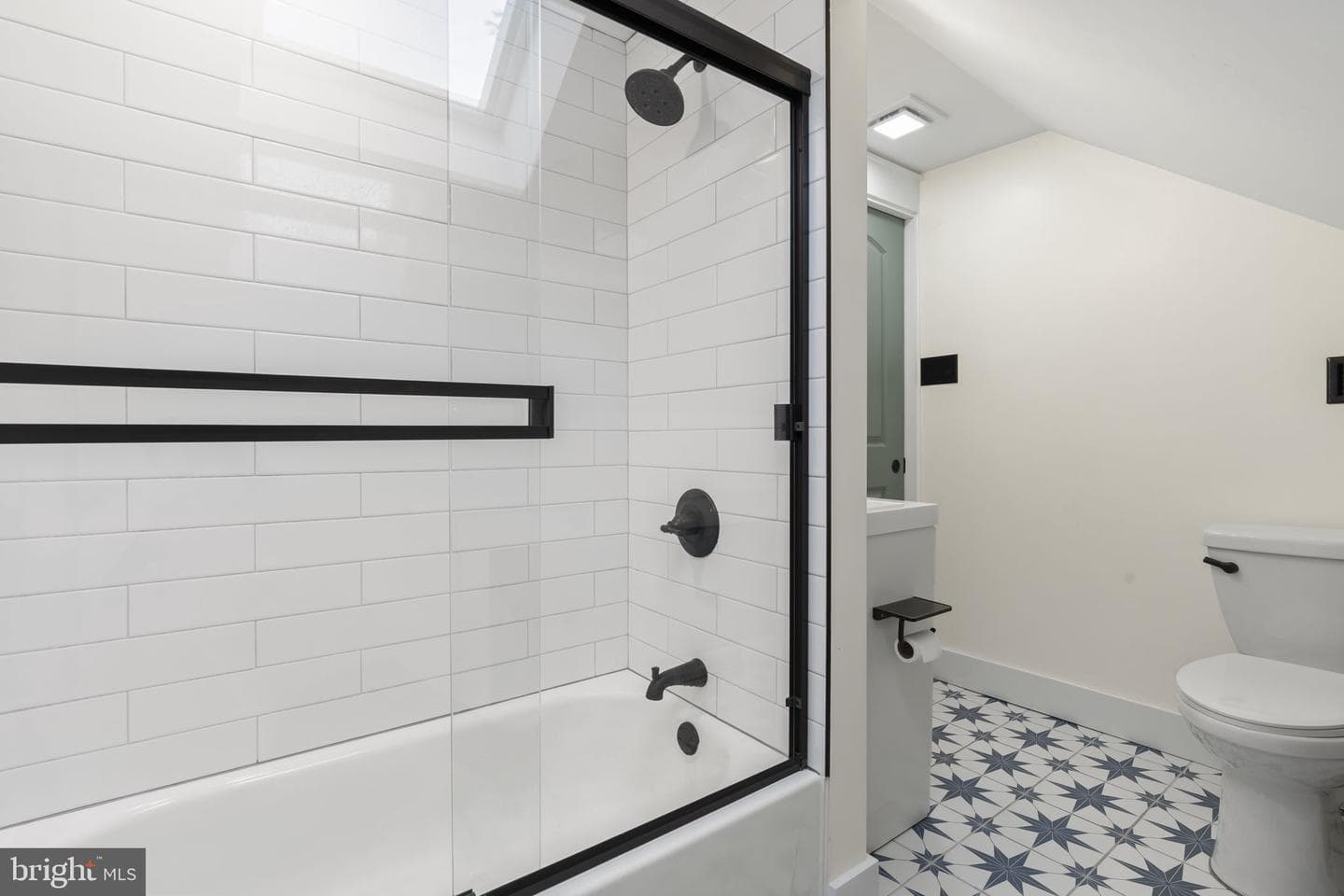 122 Roberts Road photo 36