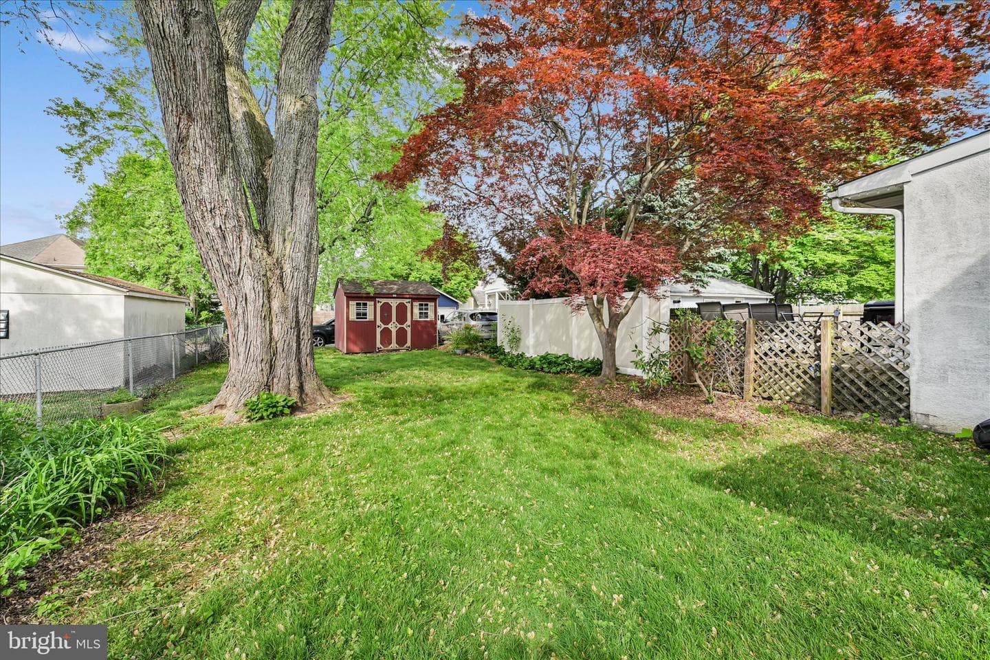 1666 Ward St photo 28