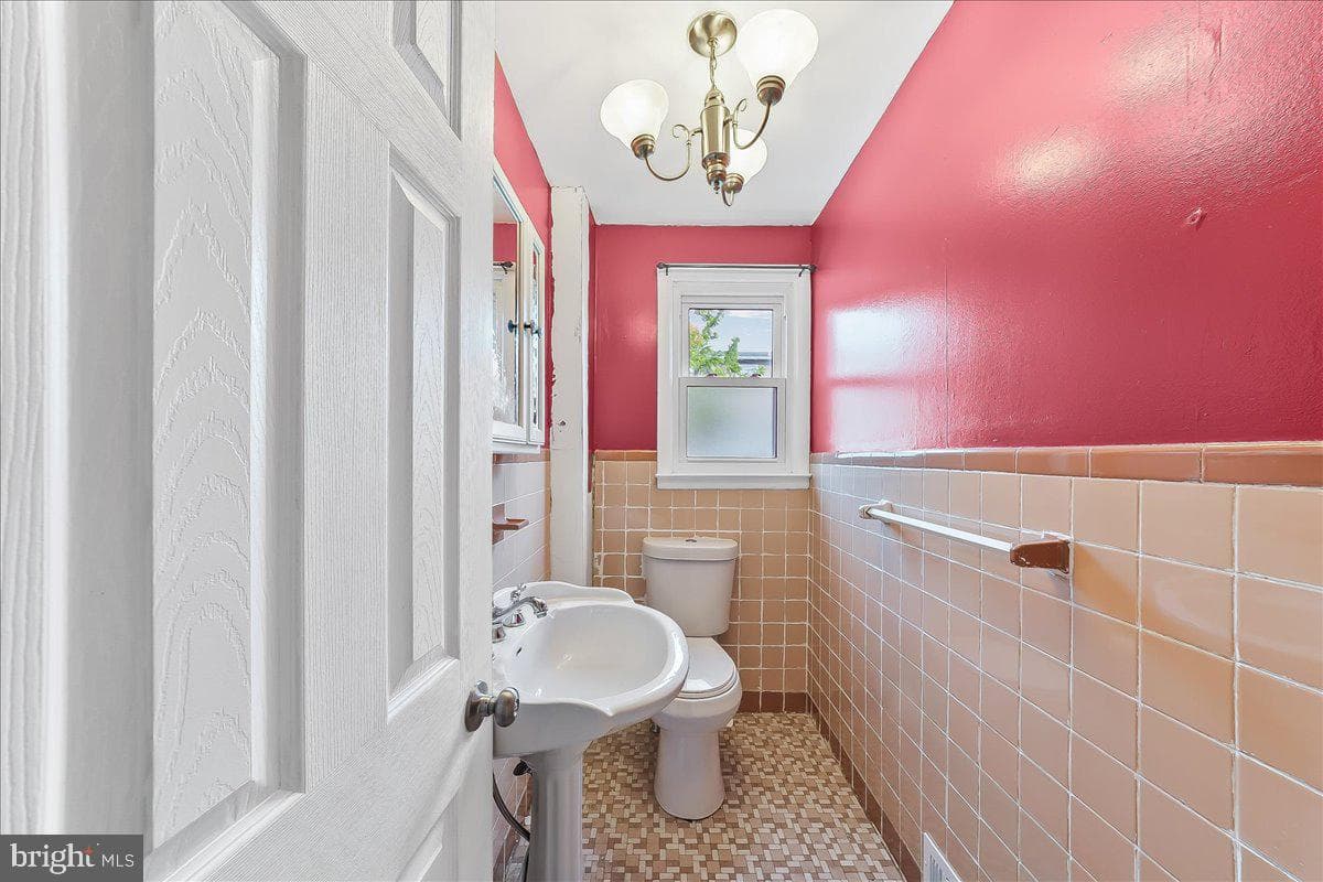 2 S Bonsall Avenue photo 9