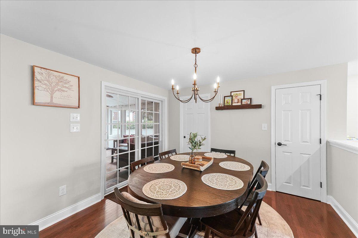 9 Pickwick Lane photo 12