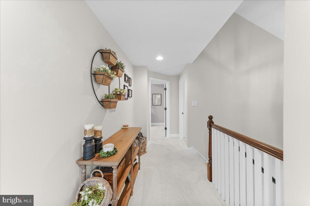 9 Pickwick Lane photo 19