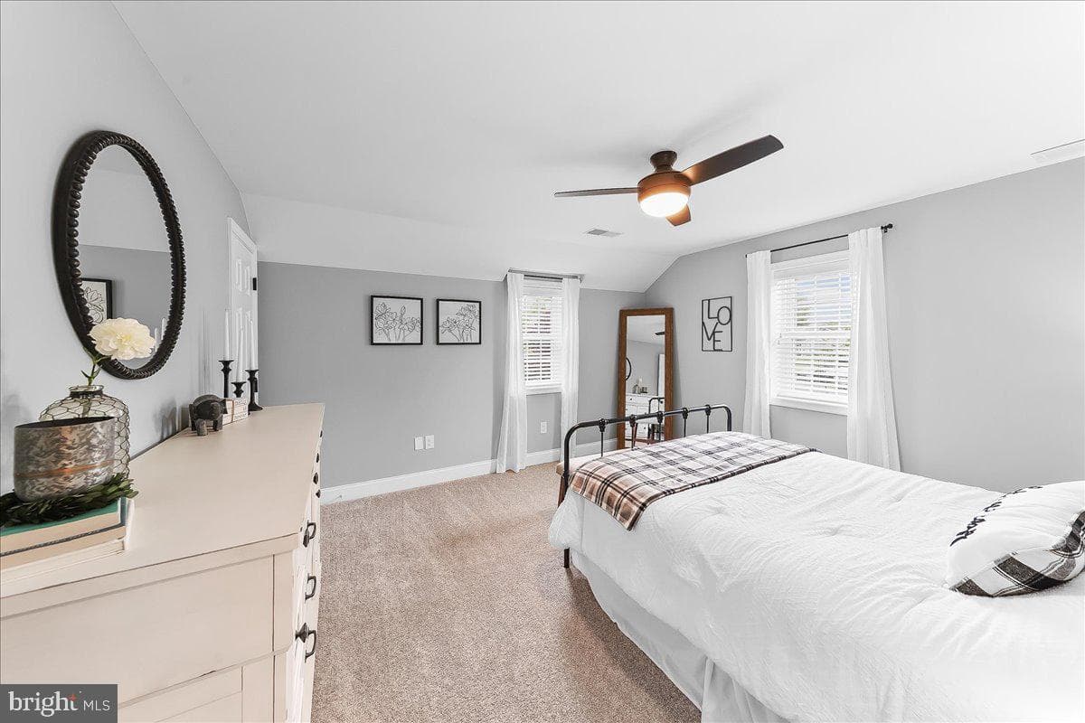 9 Pickwick Lane photo 24