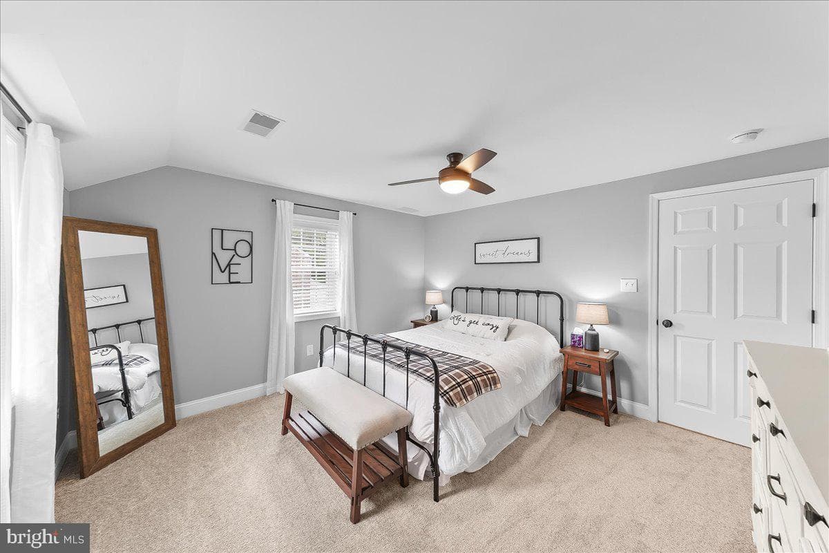 9 Pickwick Lane photo 25