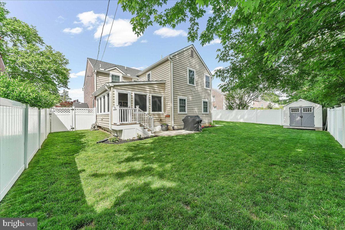 9 Pickwick Lane photo 33