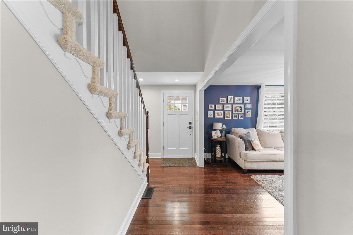 9 Pickwick Lane photo 4