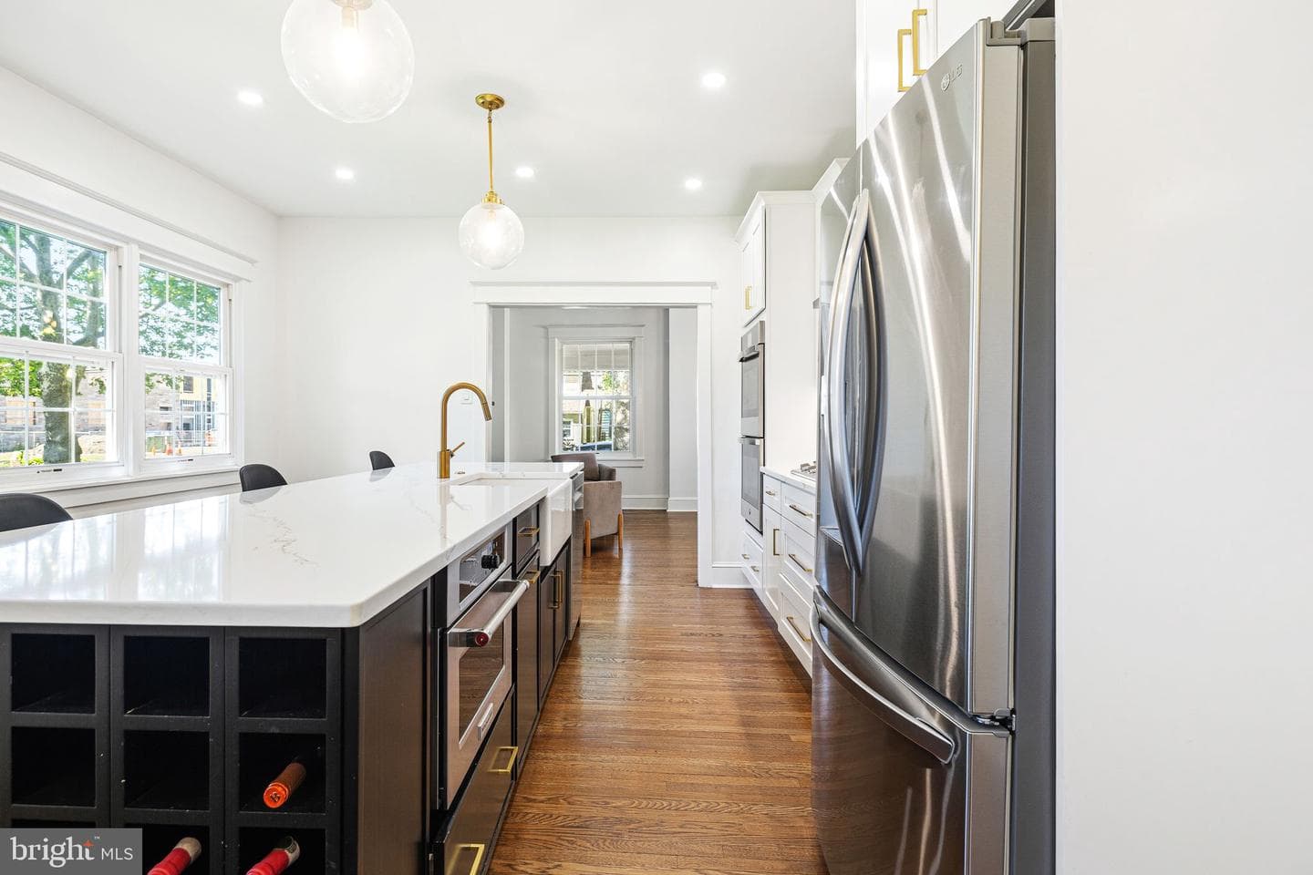 93 Saxer Avenue photo 12