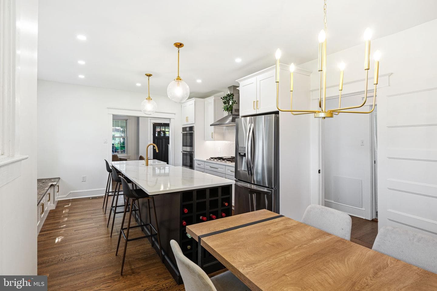 93 Saxer Avenue photo 13