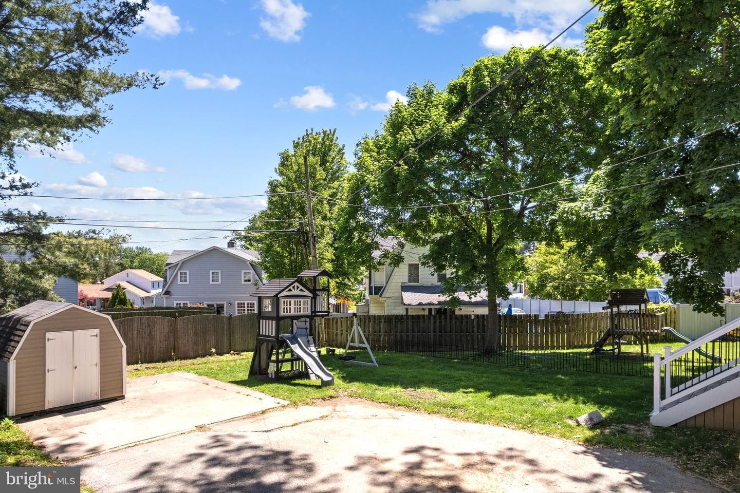 93 Saxer Avenue photo 17