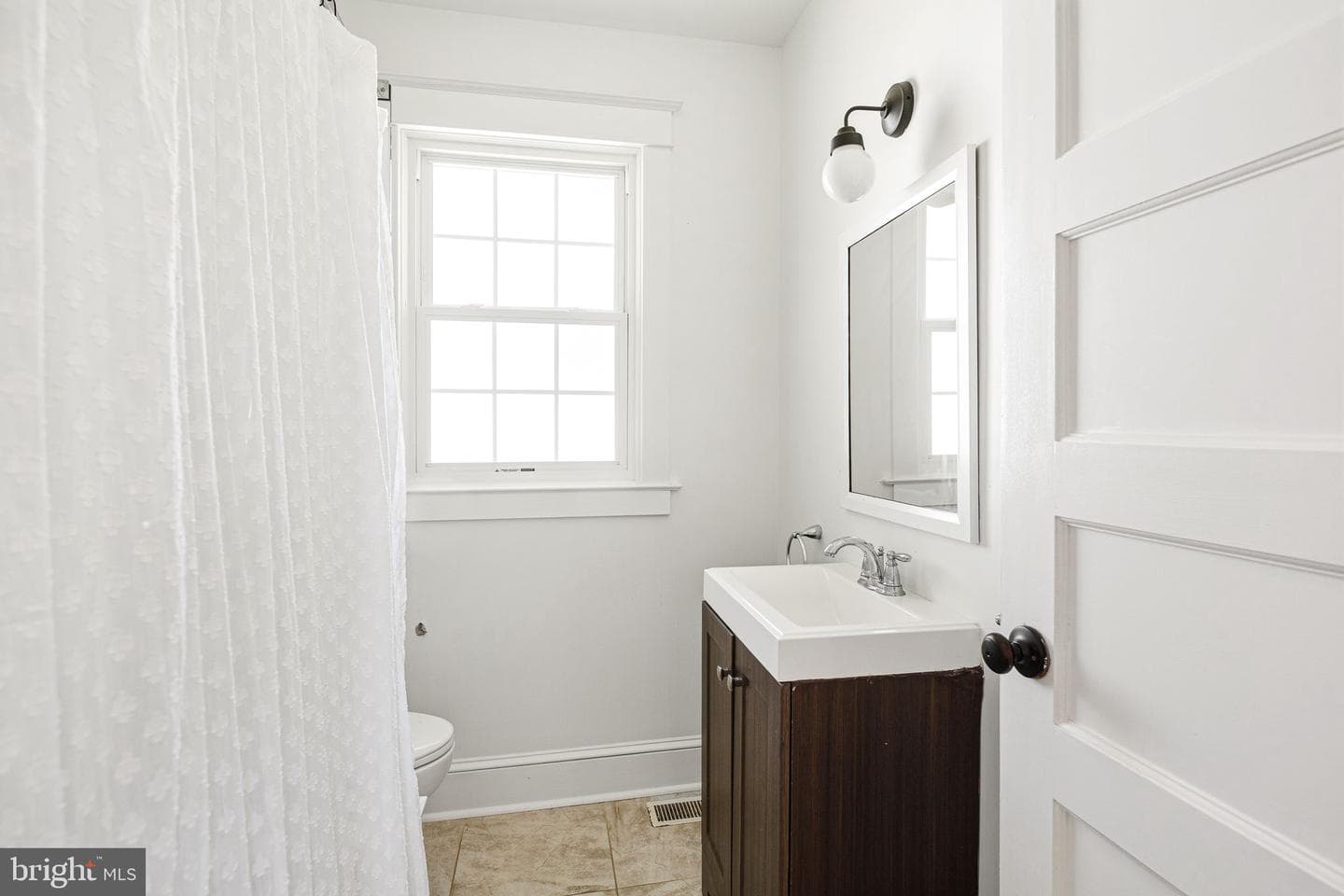 93 Saxer Avenue photo 26