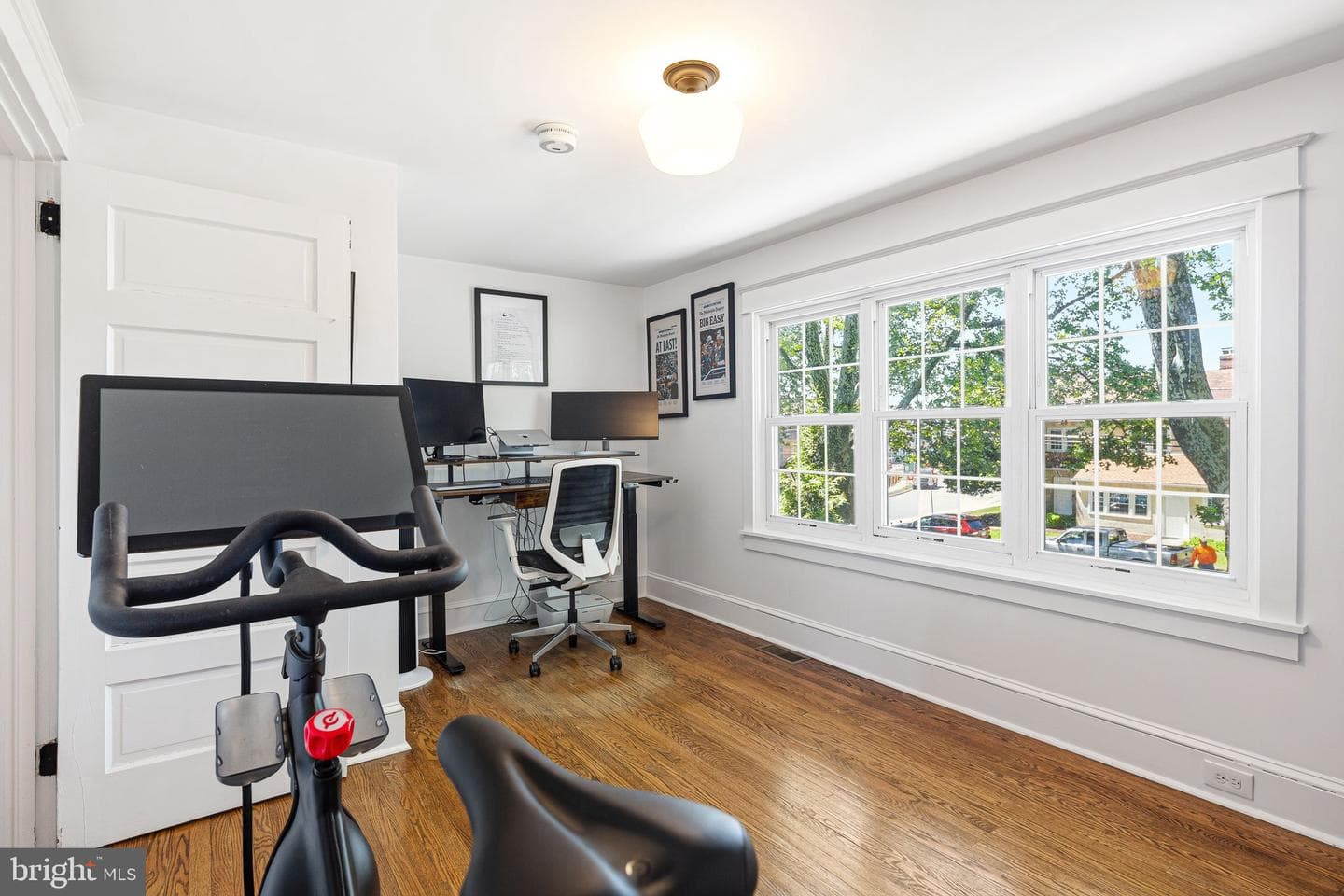 93 Saxer Avenue photo 36