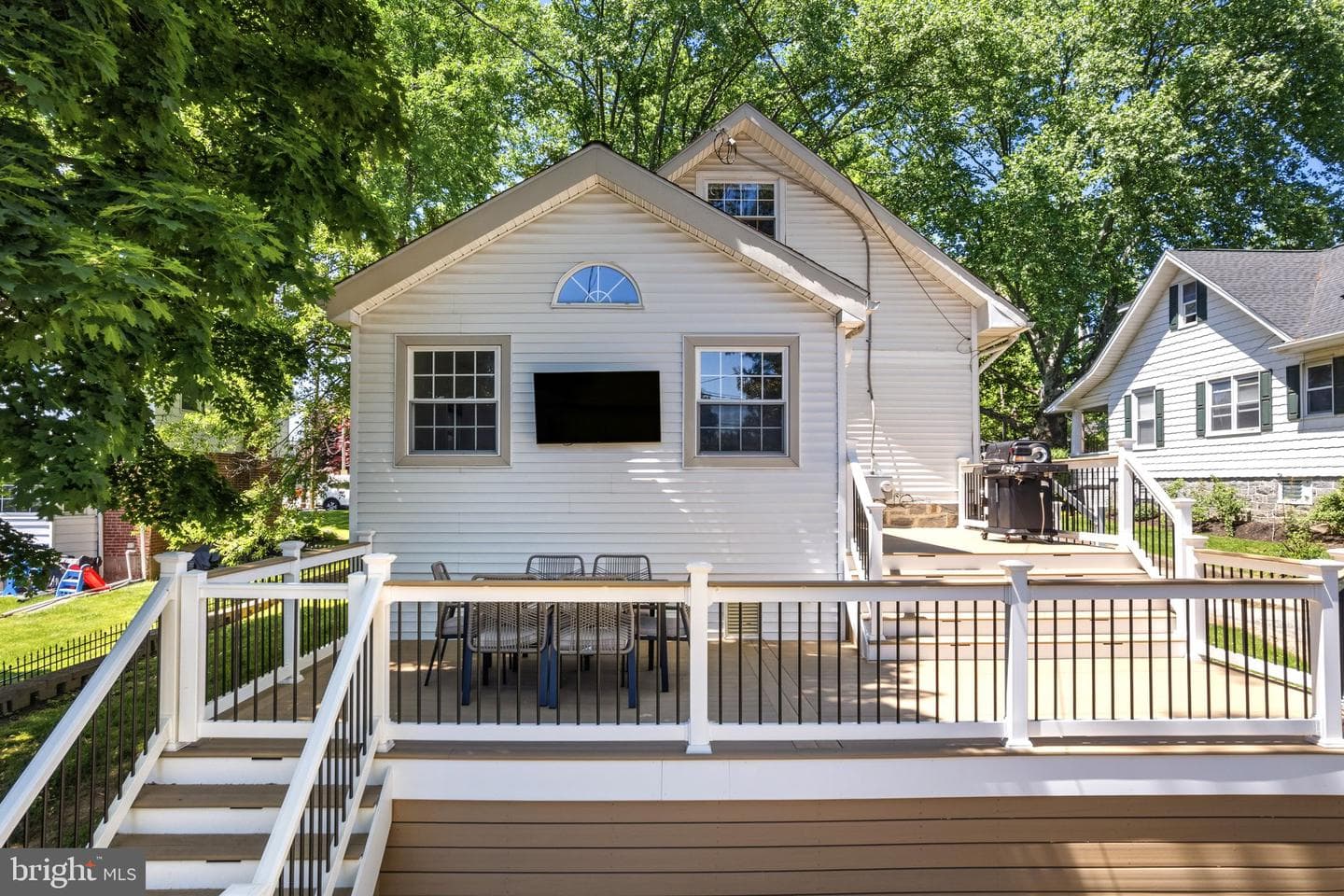 93 Saxer Avenue photo 42
