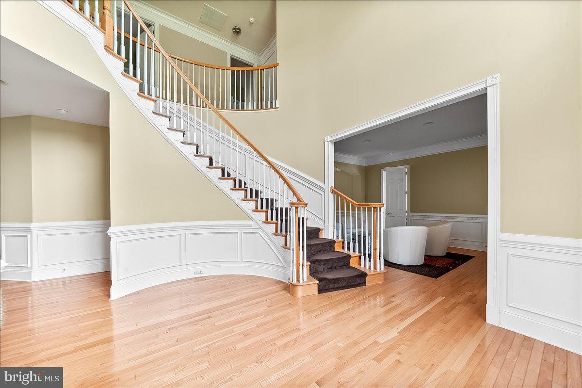 17 Evergreen Place photo 3