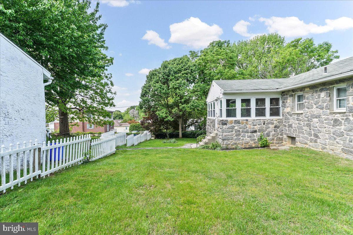 1359 Peach Street photo 40
