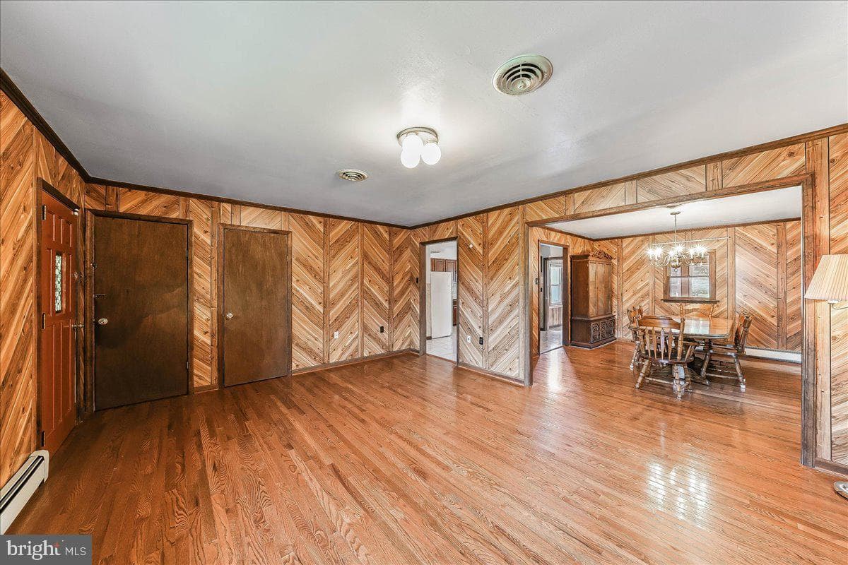 1359 Peach Street photo 8