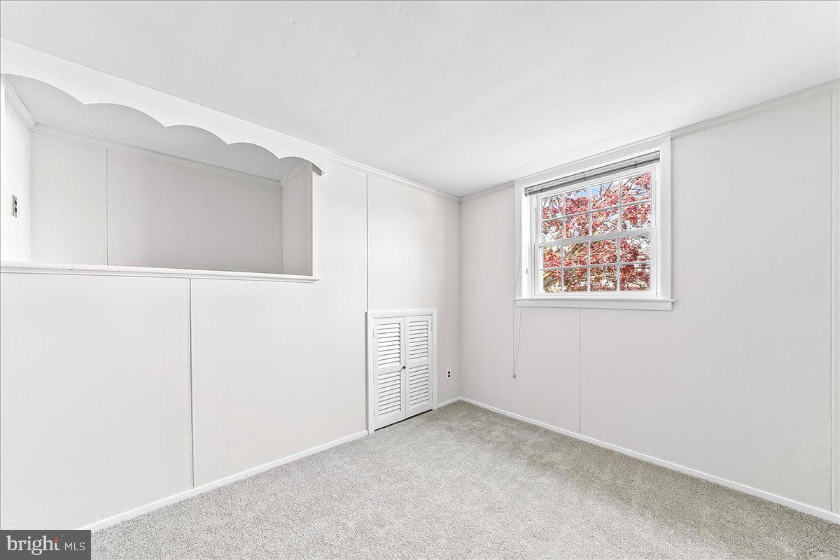 410 Lyndhurst Drive photo 23