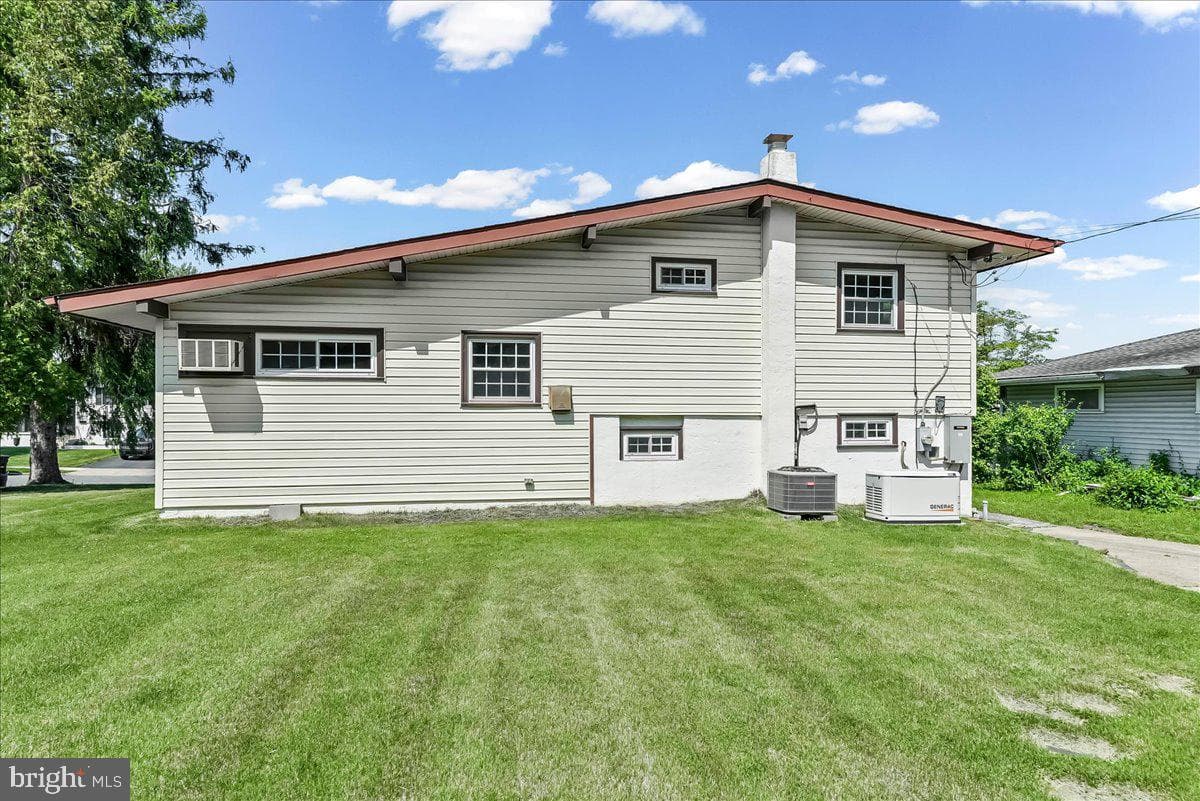 410 Lyndhurst Drive photo 29