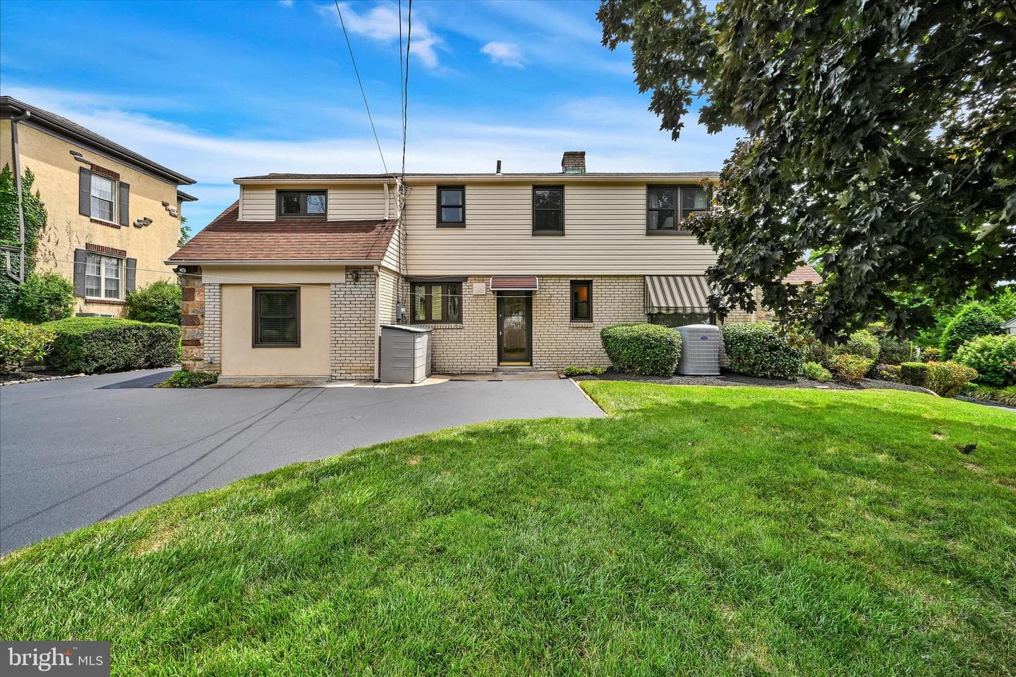 526 Argyle Road photo 34