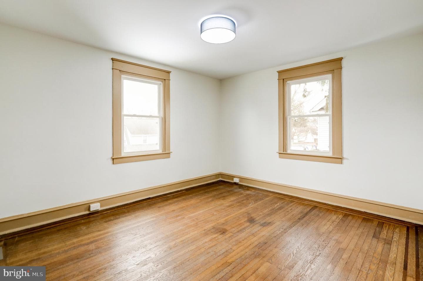 725 Turner Avenue photo 33