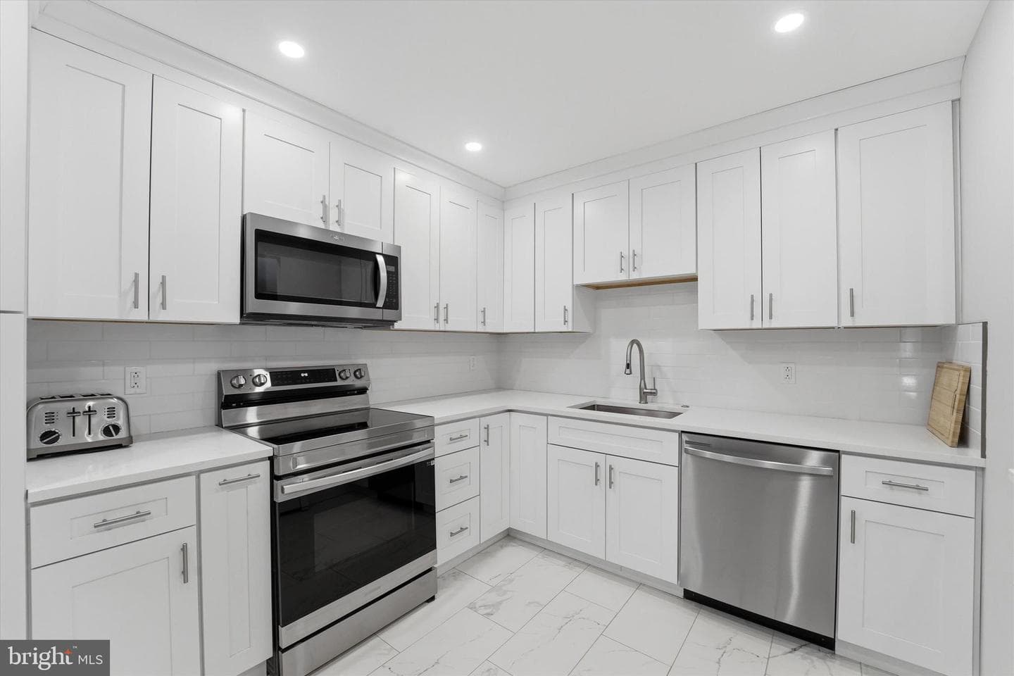 2147 Franklin Ave photo 12