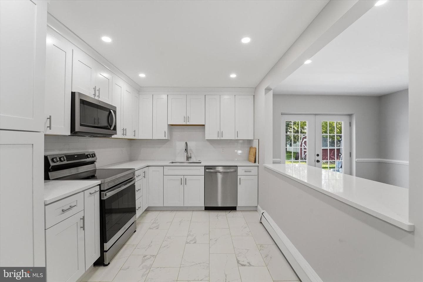 2147 Franklin Ave photo 13