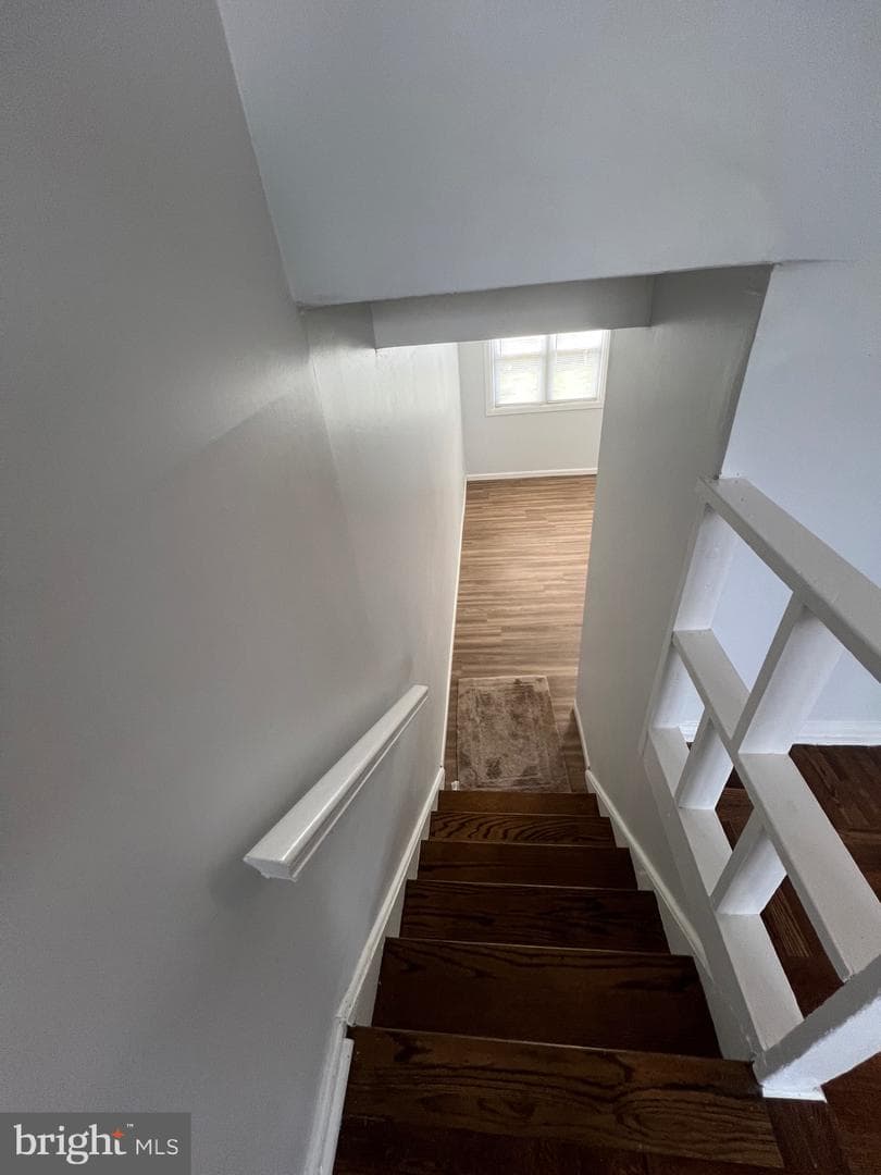 135 Ervin Avenue photo 24