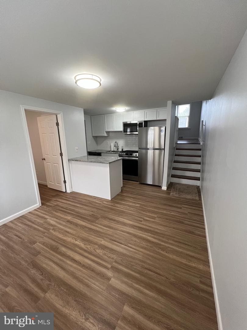 135 Ervin Avenue photo 27