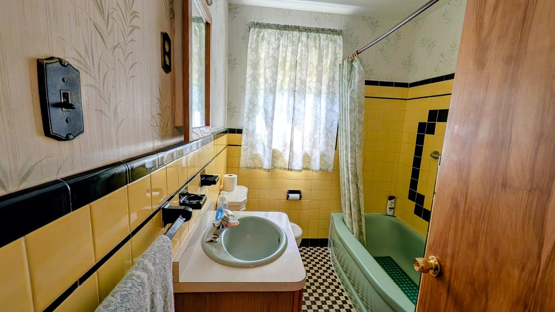 429 Evergreen Avenue photo 12