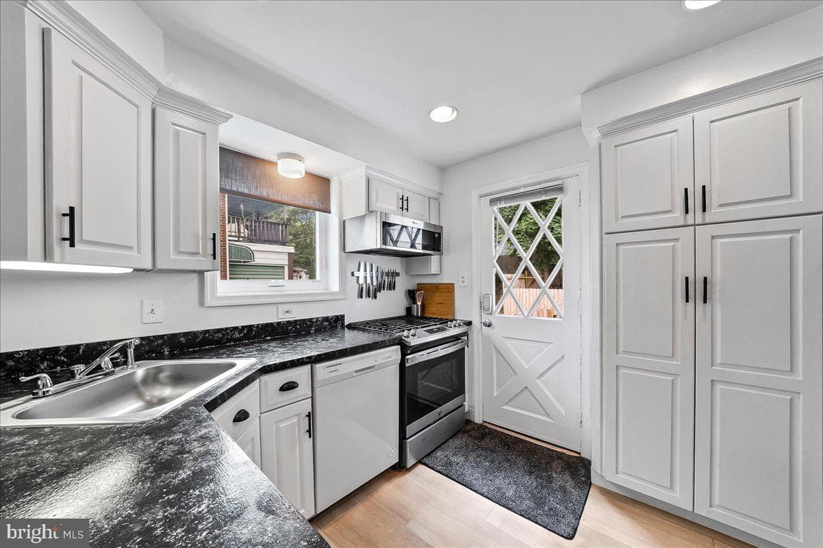 29 Schuyler Road photo 10