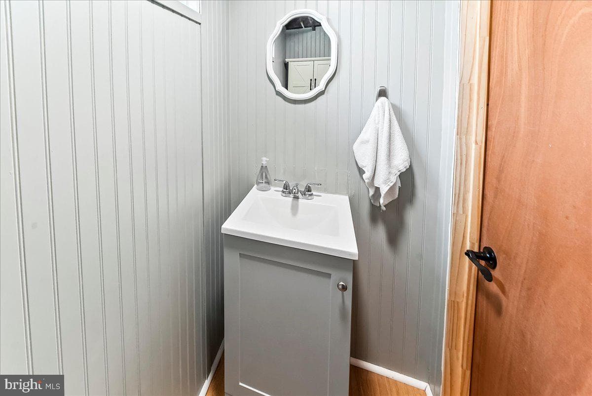 29 Schuyler Road photo 23