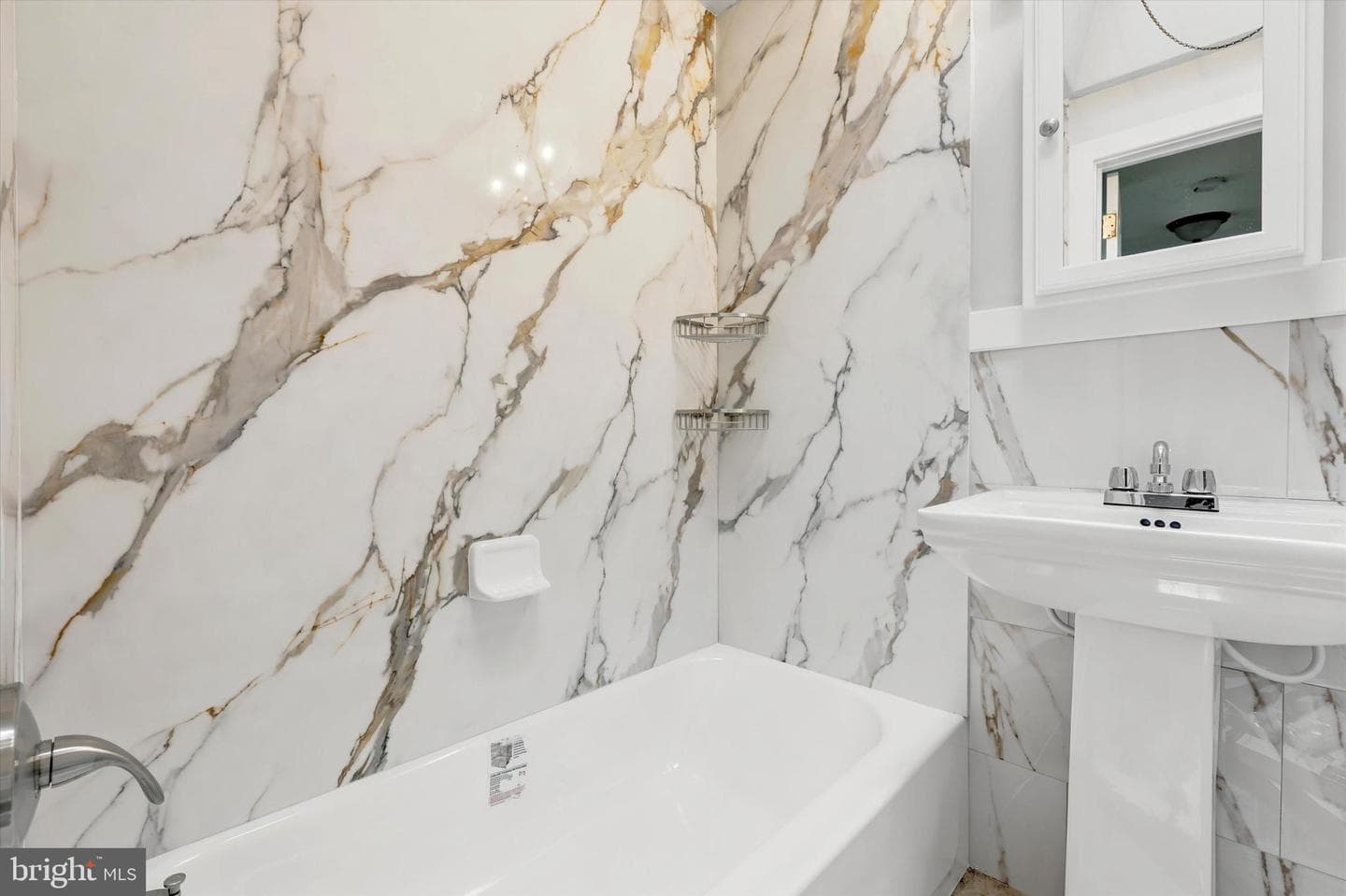 2052 Heather Road photo 14