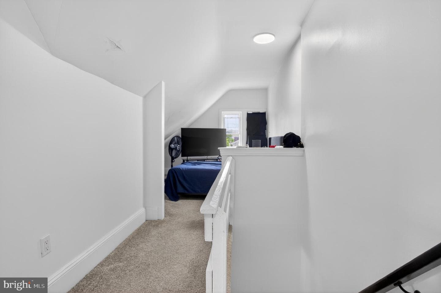 825 Andrews Avenue photo 34