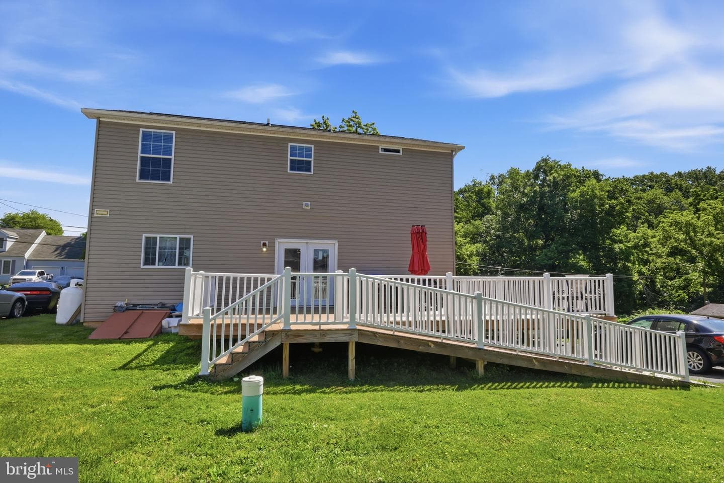 2334 Douglas Ave photo 3