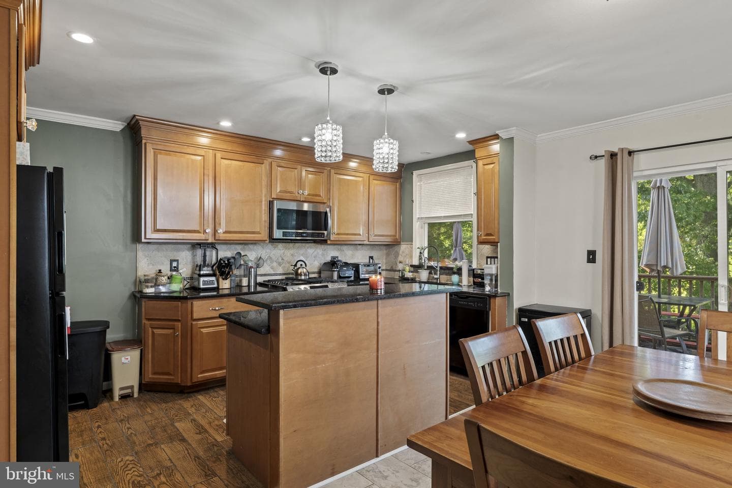 2348 Highland Avenue photo 10