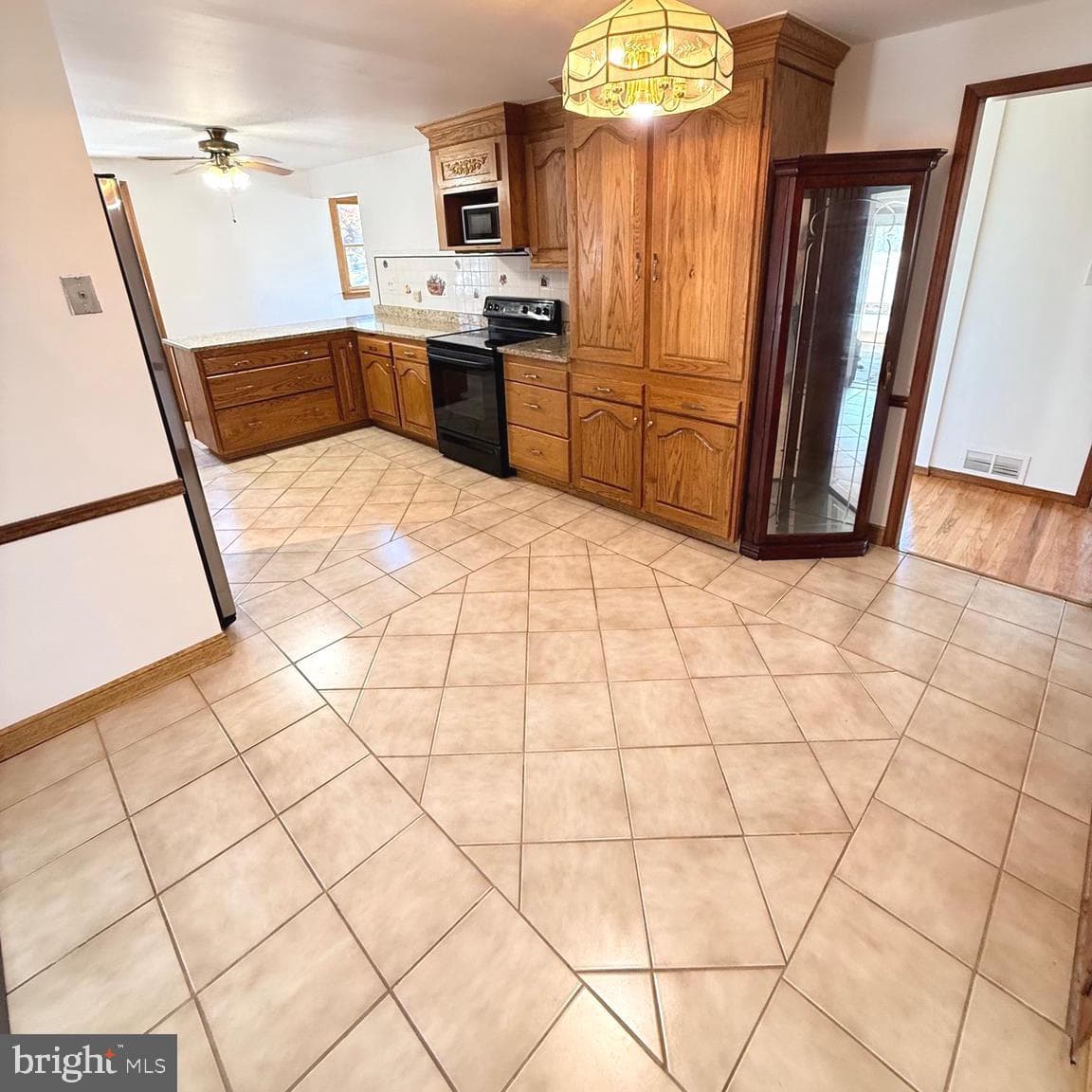 2121 N Lee Lane photo 13