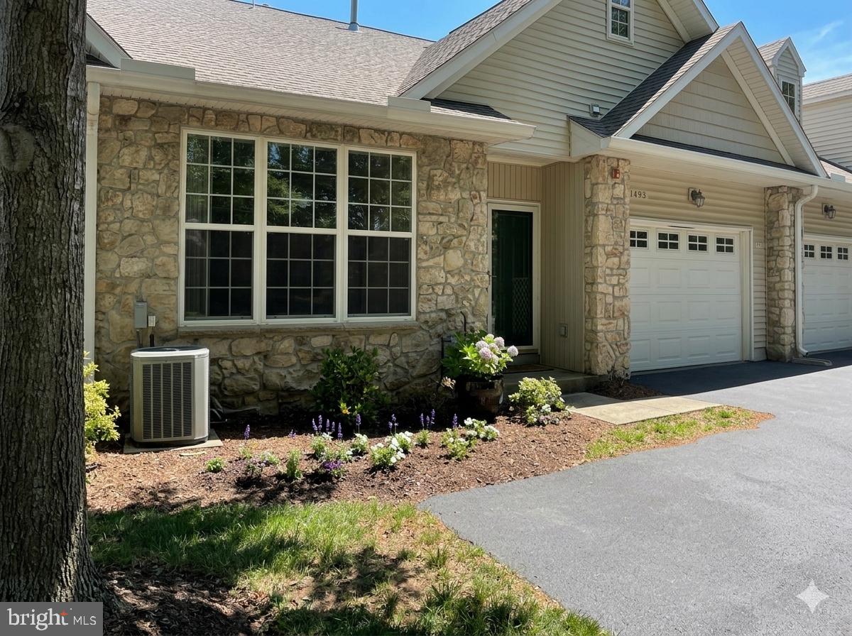 1493 Country Club Drive photo 2
