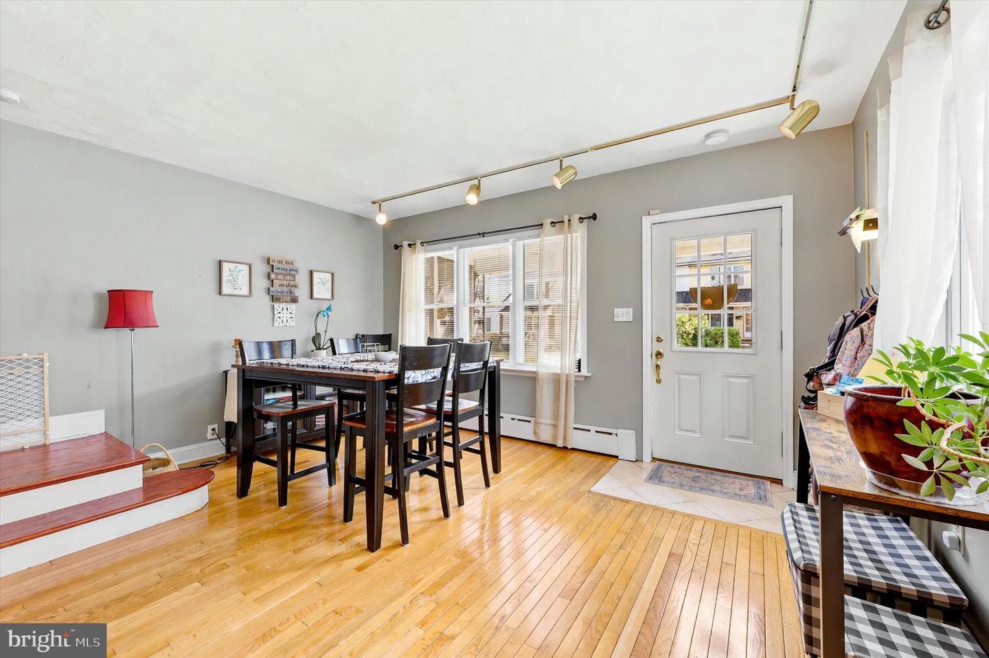 415 Custer Avenue photo 4