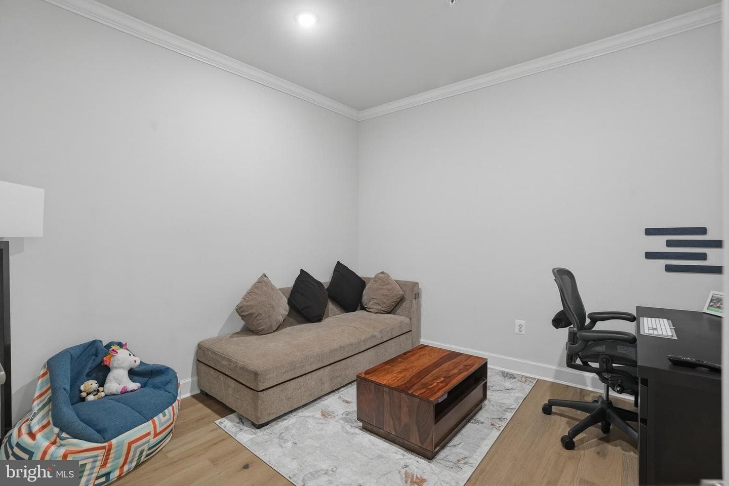 411 W Ponds Edge Drive photo 6