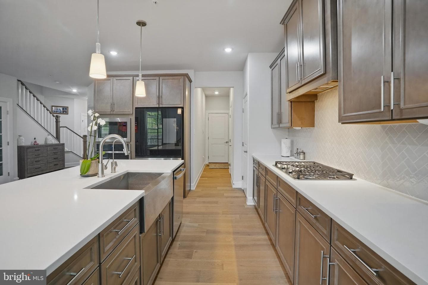 411 W Ponds Edge Drive photo 9