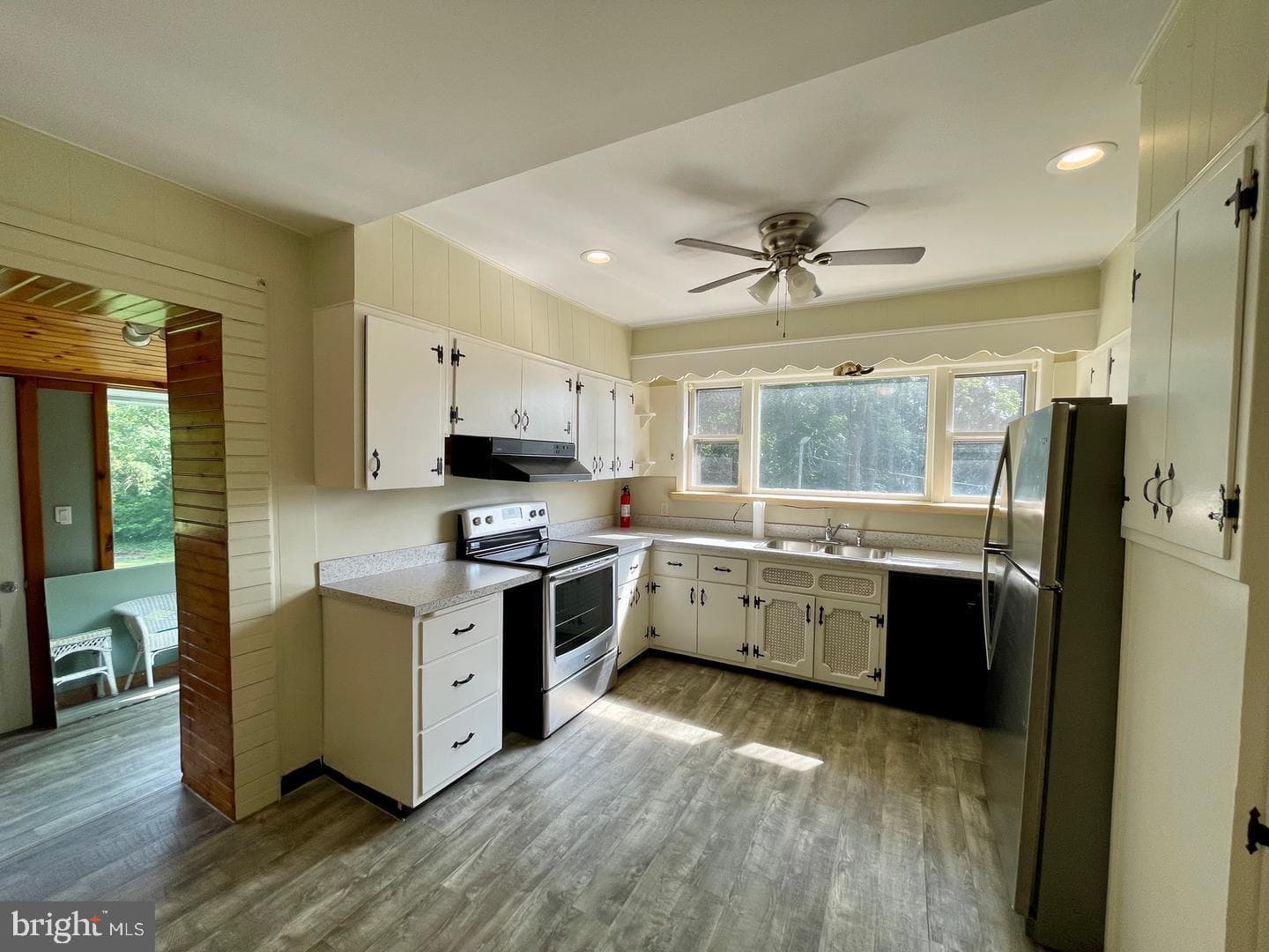 692 Lenni Road photo 9