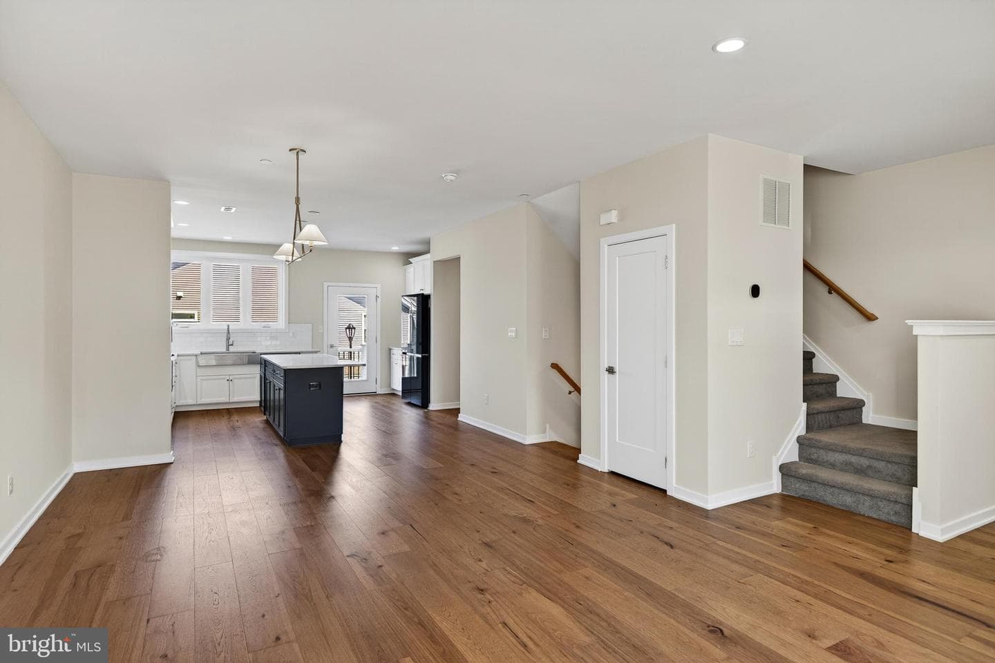512 Hoopes Lane photo 4