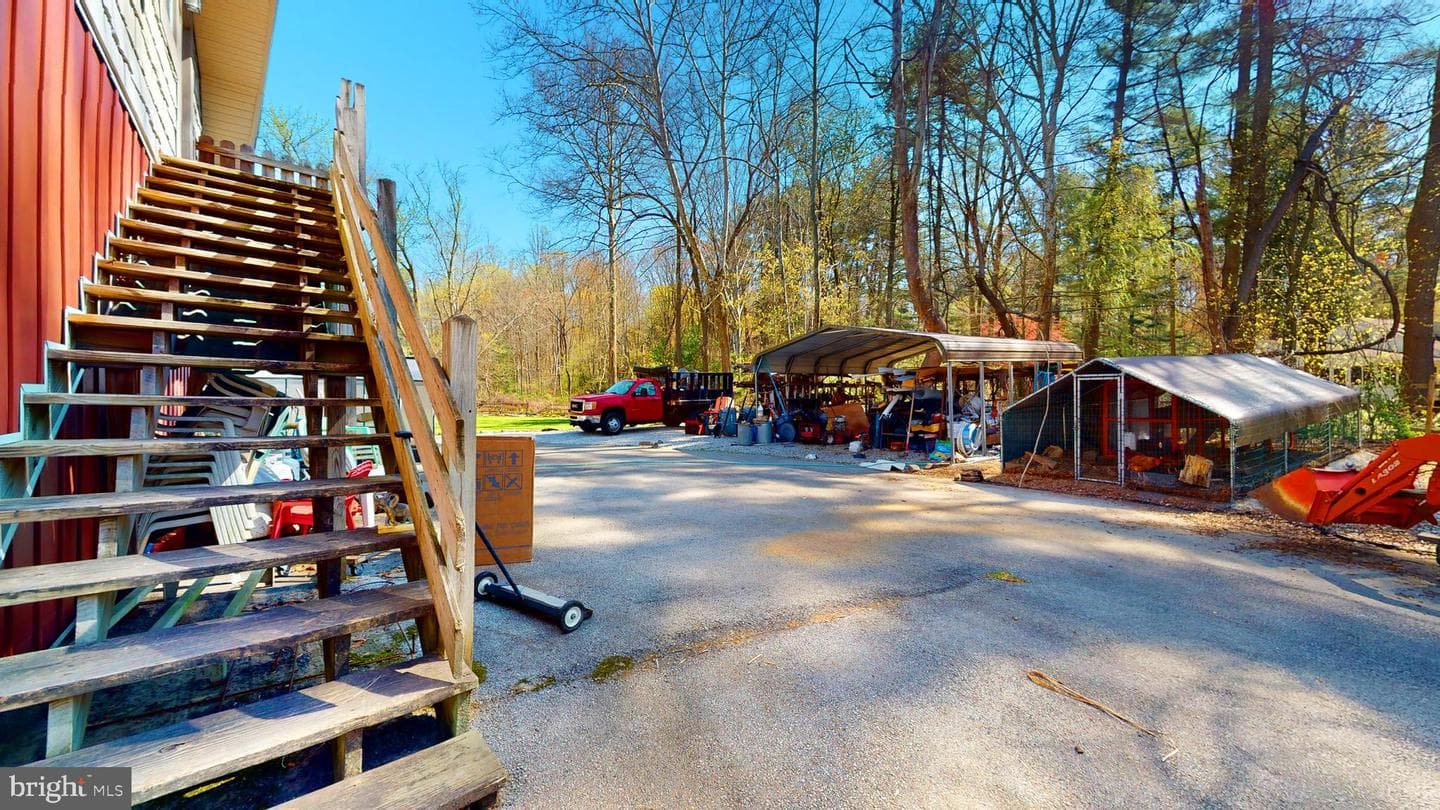 901 Crum Creek Rd photo 92