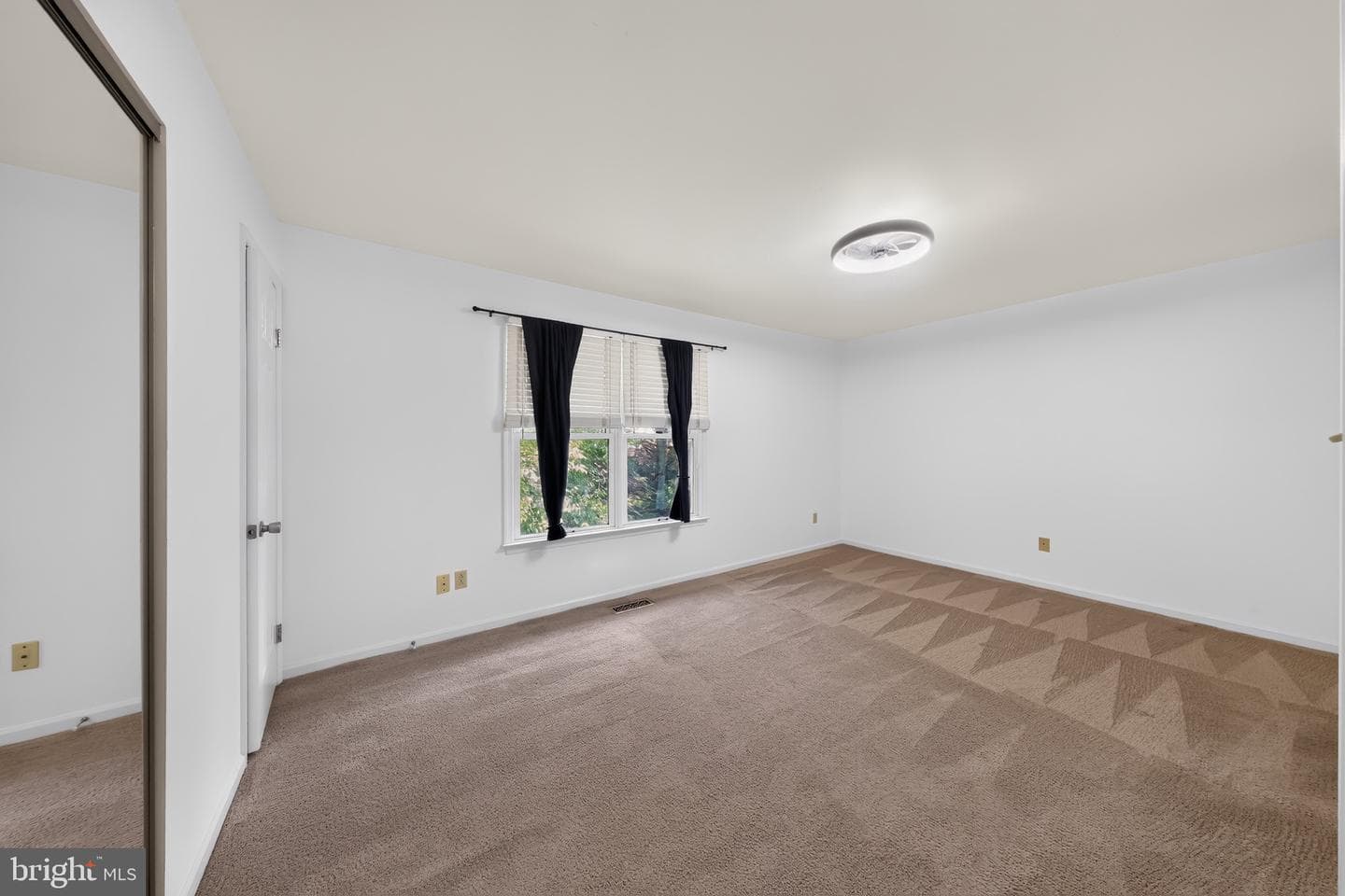 1005 N Glen Drive #1005 photo 11