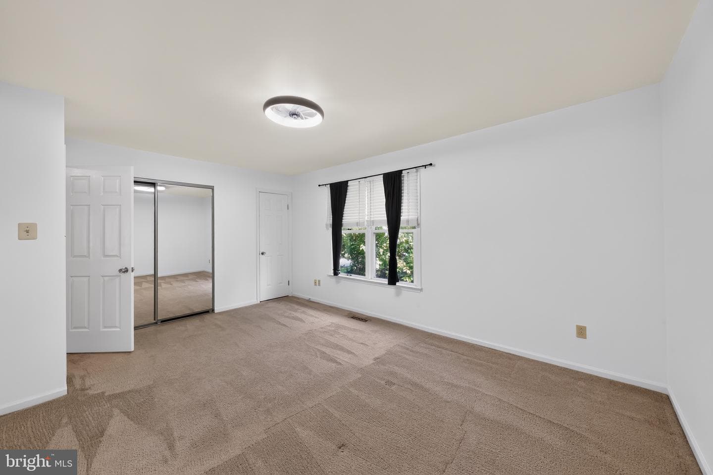 1005 N Glen Drive #1005 photo 15