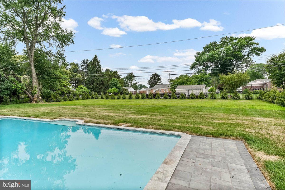 1008 Richmond Road photo 27
