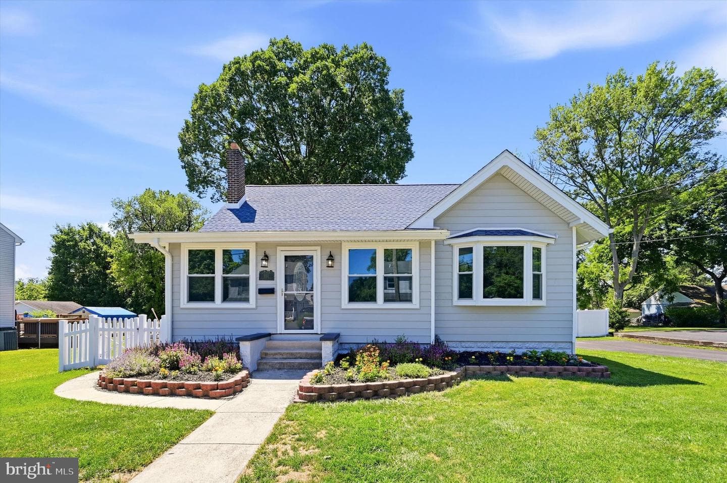 1151 Villanova Avenue photo 4