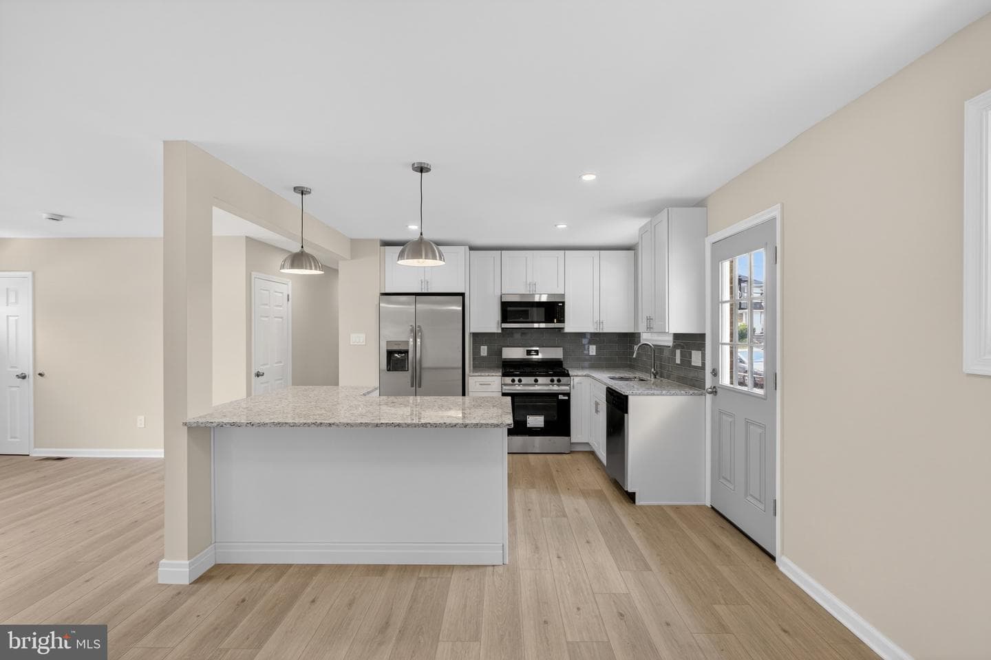 6 N Scott Avenue photo 10
