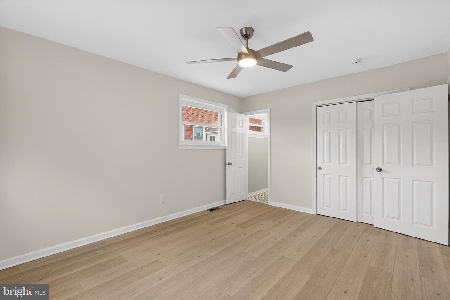 6 N Scott Avenue photo 16
